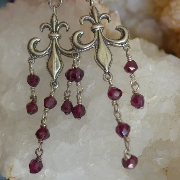 Chandelier Fleur de Lis Earrings in Sterling Silver & Garnet - NWOT